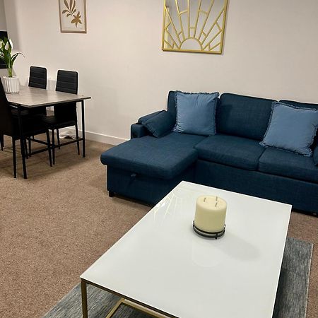 Failsworth Luxury Apartment With Free Parking By Daley Stays Manchester Bagian luar foto